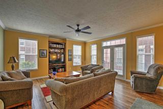 Arts and Design District Condo Steps to Monon Trail - 8