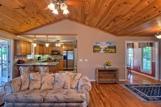 Cozy Dale Hollow Lake Cabin with Deck and Creek Views! - 6