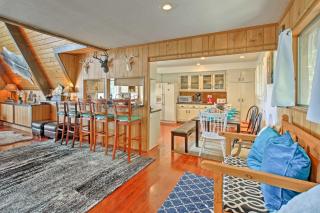A-Frame Home with 3 Decks and Lake Arrowhead Views! - Lake Arrowhead - 7