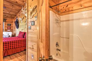 Bear Mountain Chalet in Sevierville with Hot Tub - 8