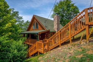 Inviting Sevierville Cabin with Deck and Hot Tub! - Sevierville - 0