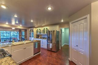 Upscale Flagstaff Home with Hot Tub and Mountain Views - Flagstaff - 5