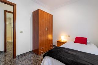 Flatguest Cicer - 3BDR + Balcony + Beach - 4