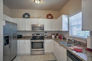 Bokeelia Cottage with Private Pool and Outdoor Bar! - Bokeelia - 3
