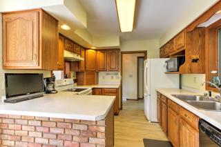 Waupaca Lakefront Home with Pool Table and Dock! - Waupaca - 5