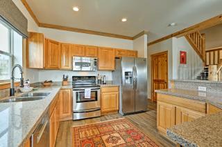 Mtn-View Retreat with Hot Tub in Granby! - Granby - 3