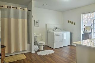 Lakefront Delta Cottage with Views, Canoe and Dock! - Delta - 4