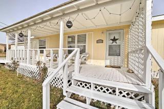 Ferron Home with Porch and Mtn Views - Walk to Town - 9