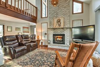Poconos Vacation Rental with Pool Access and Hot Tub! - Bushkill - 0