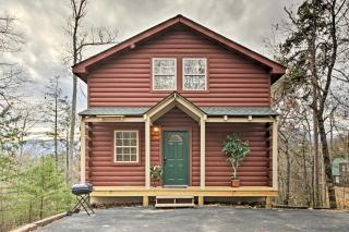 Gatlinburg Cabin with Pool Table and Hot Tub! - 8