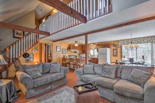 Masthope Home with Pool and Lake Access - Ski Big Bear - Lackawaxen - 4