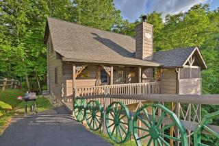 Return to Eden Cabin with Hot Tub 4 Mi to Dollywood - Sevierville - 0