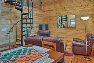 Cozy East Bernstadt Cabin with Porch and Fishing Lake! - East Bernstadt - 3