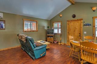 Hungry Horse Cabin Deck, Fire Pit, Near Glacier! - Hungry Horse - 7