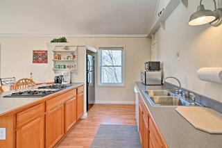 Cozy The Woodshop Cabin with Deck and Forest Views! - Robbinsville - 8
