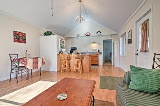 Cozy The Woodshop Cabin with Deck and Forest Views! - Robbinsville - 6