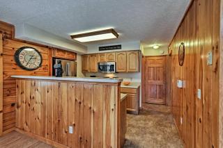 Sevierville Cabin with Hot Tub, Views and Pool Access! - Sevierville - 3