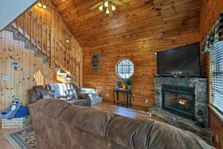 Sevierville Cabin with Hot Tub, Views and Pool Access! - Sevierville - 6