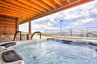 Cabin with Beach Access, Sport Court, Hot Tub and View - 0