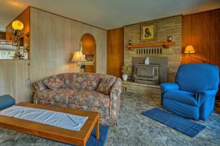 Charming White Bird Home with Mtn and Salmon River View - 7