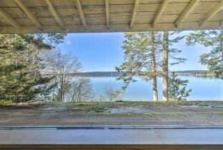 Cozy Beachouse View and Deck, Steps from Skagit Bay - La Conner - 9