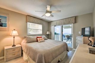 Pool Access! Indian Shores Beachfront Condo - 1