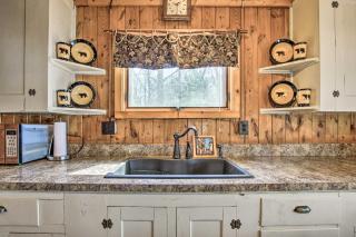 Baldwin Cabin with Private Beach on Little Lake! - Baldwin - 2