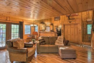 Cabin on Table Rock Lake with Hot Tub and Fire Pit! - Blue Eye - 9