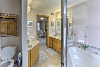 Eagan Home with Porch - 5 Mi to Mall of America! - Eagan - 2