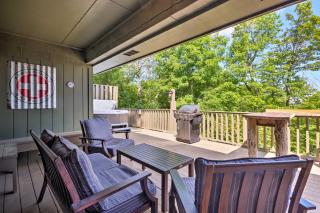 Cabin with Hot Tub and Mountain Views Less Than 5 Mi to Boone - Blowing Rock - 9