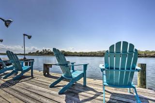 Waterfront Rio Hondo Studio with Shared Grill and Dock - Rio Hondo - 0