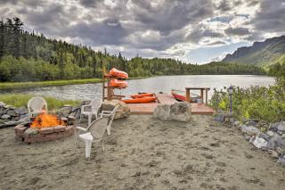 'Lodge 88' - Steps to Weiner Lake w/ Dock & Boat! - 0