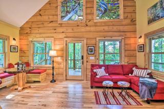 Romantic Asheville Area Cabin with Deck and Hot Tub! - Leicester - 3