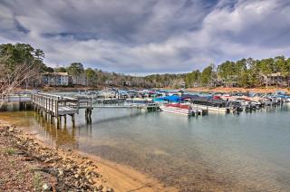 Lake Keowee Condo with Balcony and Resort Amenities! - Salem - 9