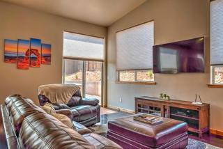 Modern Moab Townhome with Private Hot Tub and Patio! - Moab - 7