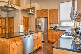 Modern Moab Townhome with Private Hot Tub and Patio! - Moab - 1