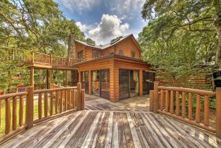 Quiet Inverness Log Cabin with Furnished Deck! - Floral City - 0