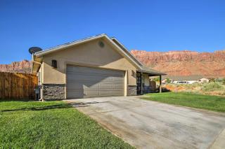 Mountain-View Moab Home with Pool and Hot Tub Access! - Moab - 0
