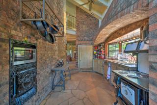 Unique Sedona Home with Mountain Views and Guest House - Sedona - 4
