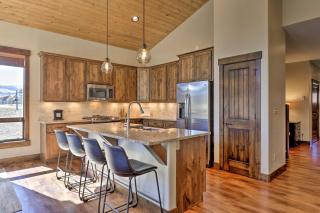 Mtn-View Fraser Home with Hot Tub - Near Skiing! - Fraser - 7