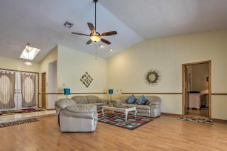 Spring Hill Home with Pool about 1 Mi to Weeki Wachee - Spring Hill - 6