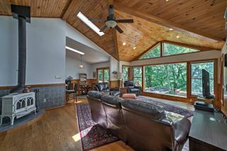 A Scenic View Lodge in Ozarks with Views and Hot Tub - 7