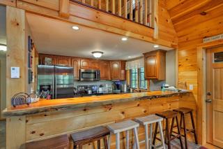 Secluded Conway Home with Theater Room and Hot Tub! - Conway - 4
