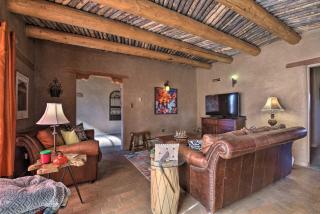 El Prado Adobe Home Courtyard with Mountain Views! - El Prado - 5