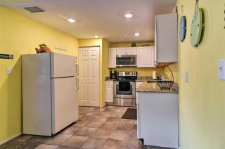 On-Site Beach Access: Walkable Gulf Coast Retreat - 2