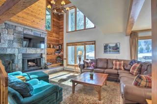 Luxe Vail Valley Retreat with Hot Tub! - 1