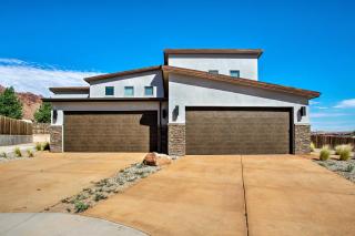 Upscale Moab Townhome with Hot Tub 20 Min to Arches - Moab - 0