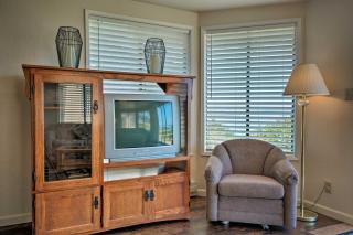 Smith River Vintage Cabin Oceanfront Deck and Views - Smith River - 2