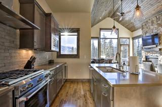 Ideally Located Winter Park Townhouse with Hot Tub! - Winter Park - 3