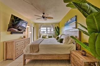 Relaxing Waterfront 2-Story Retreat with Pool Access - 7